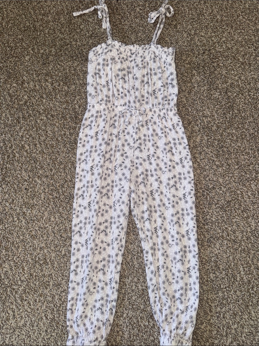 🛍  PRETTY LITTLE GIRLS ROMPER SIZE 3T 🛍